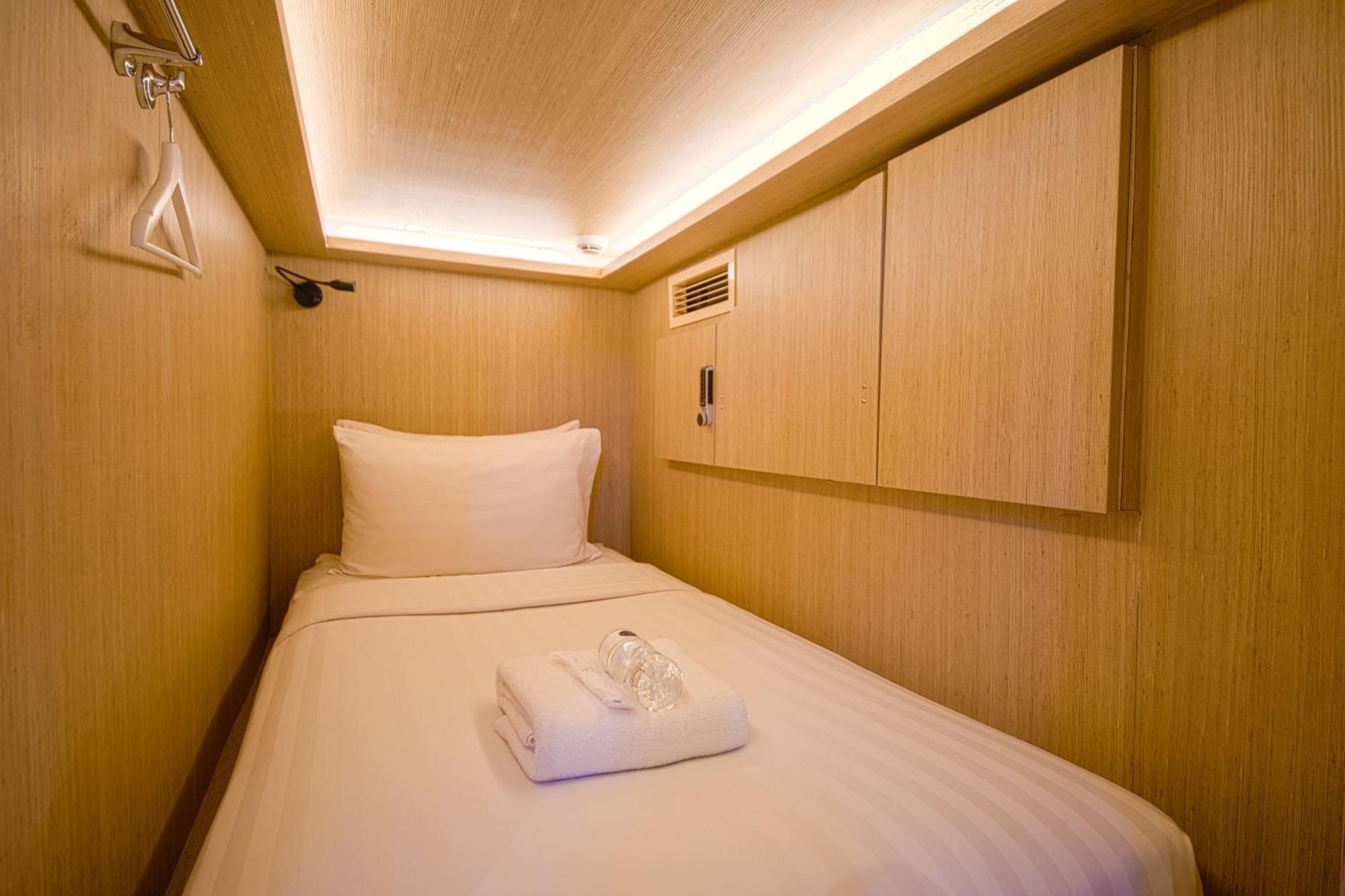 Cube Boutique Capsule At Kampong Glam Hotel kapsul