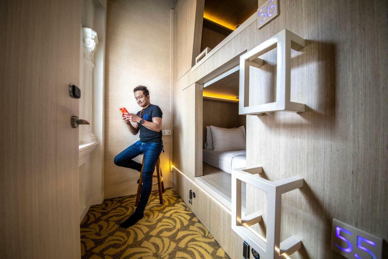 Cube Boutique Capsule At Kampong Glam Hotel kapsul