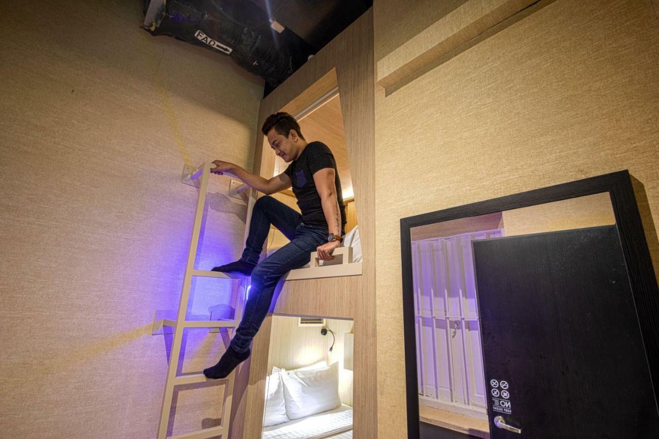 Cube Boutique Capsule At Kampong Glam Kapselhotel